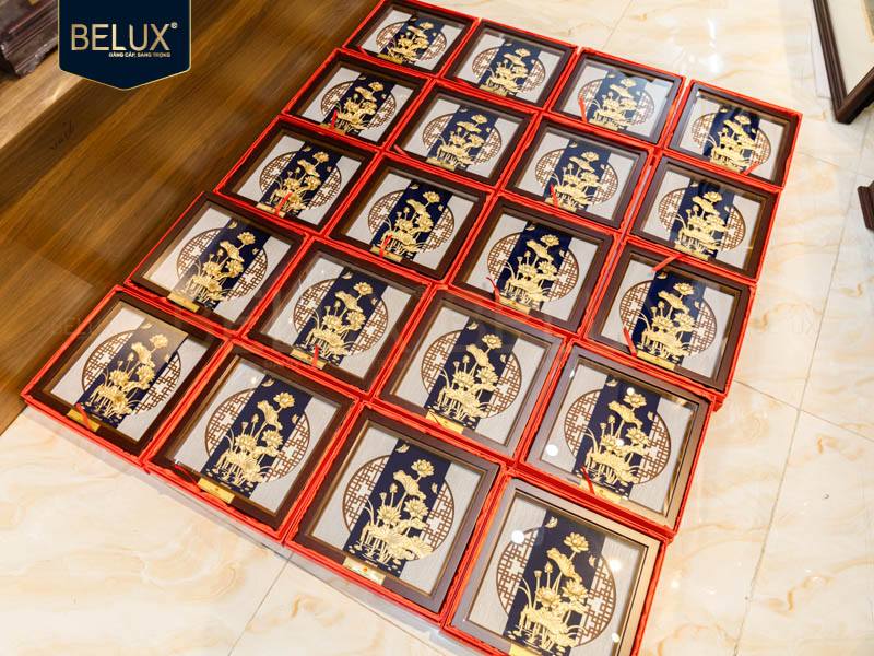 Lô 100 tranh hoa sen Bộ Công Thương 30x30cm dát vàng 24k thiết kế theo yêu cầu